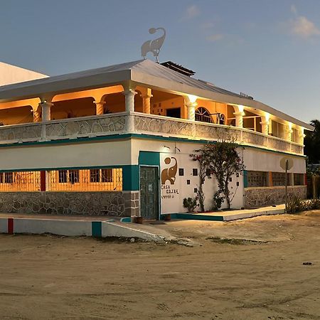 Casa Gajah Hotel Cuyo Zewnętrze zdjęcie
