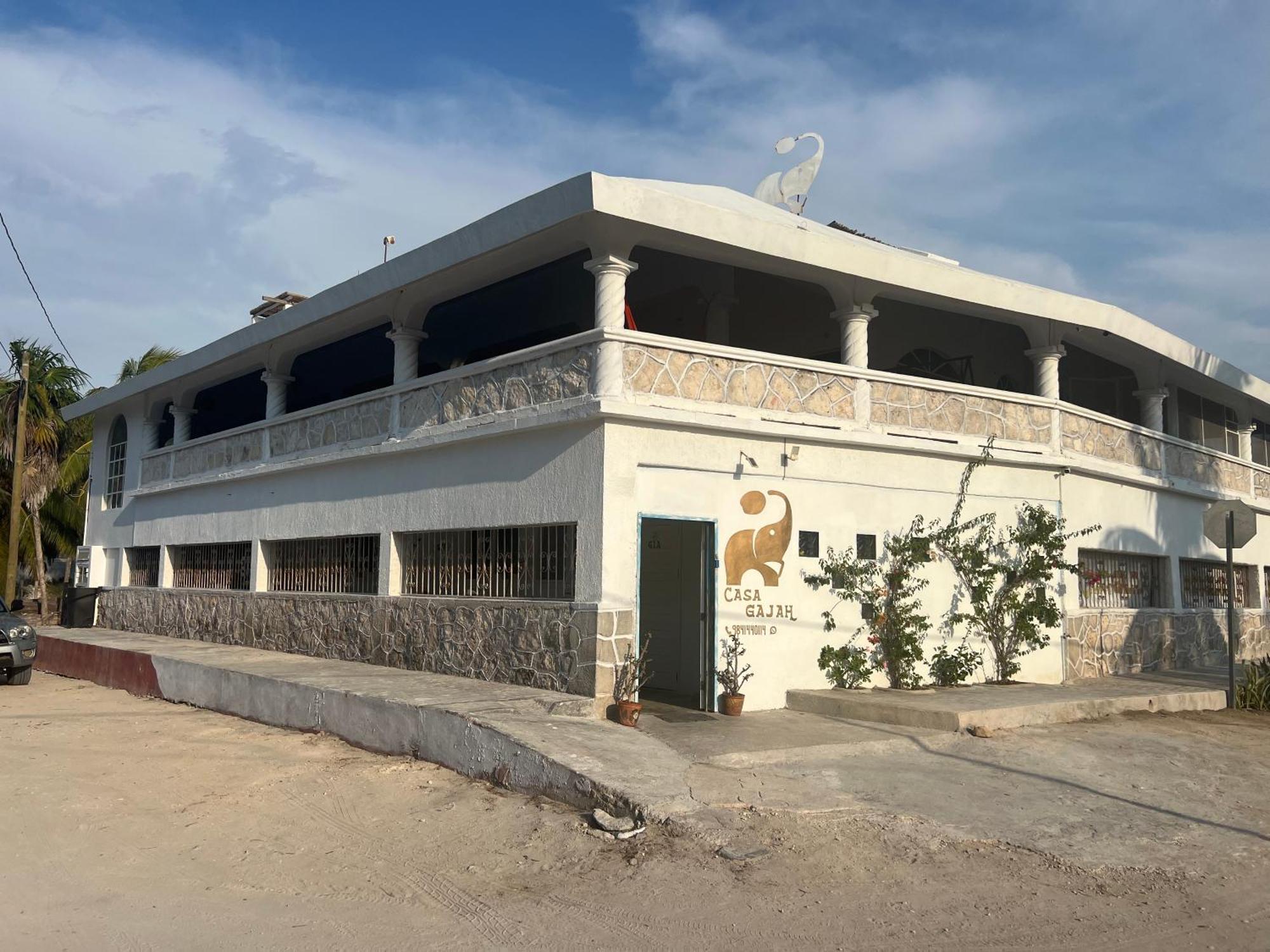 Casa Gajah Hotel Cuyo Zewnętrze zdjęcie