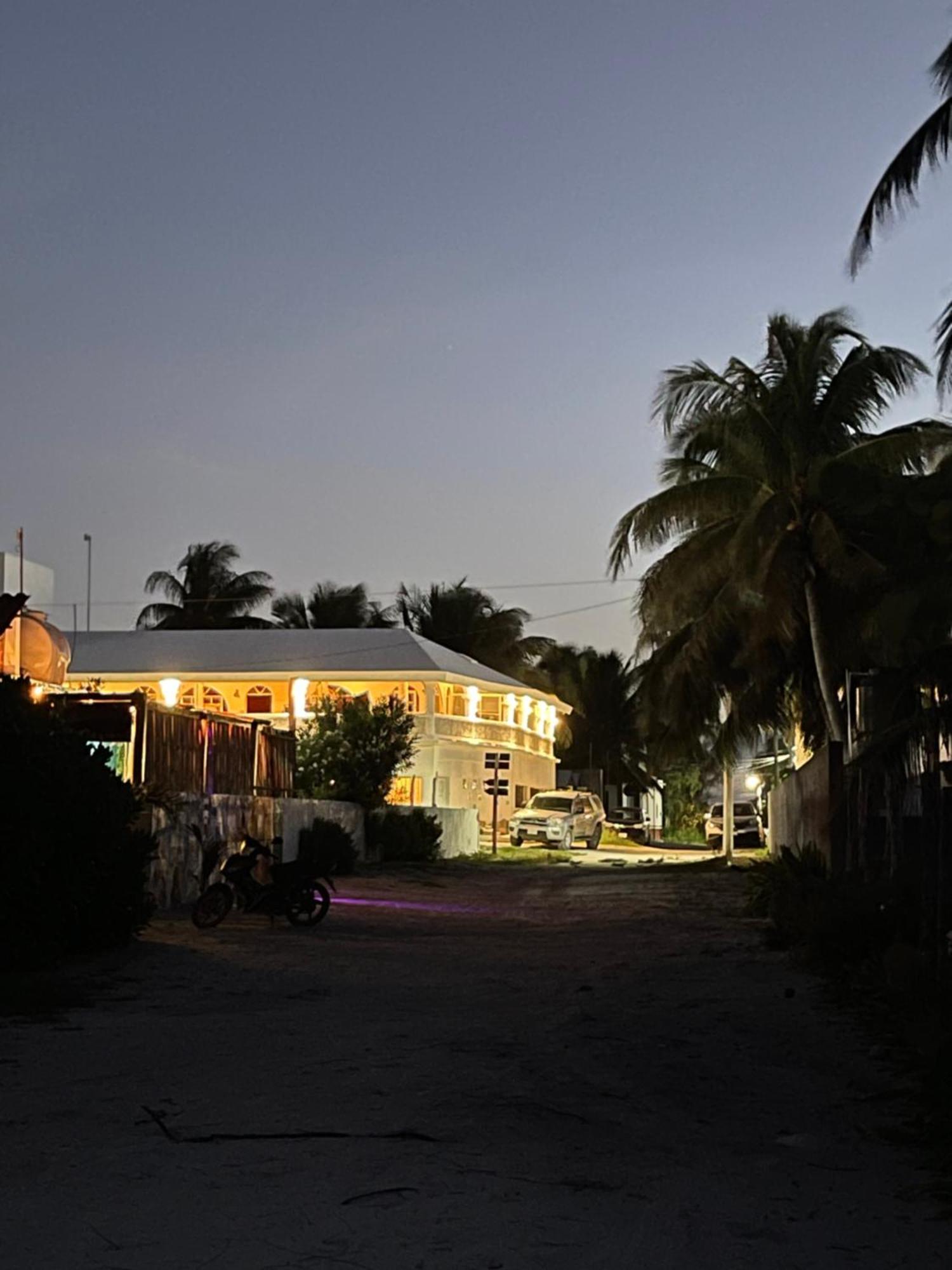 Casa Gajah Hotel Cuyo Zewnętrze zdjęcie